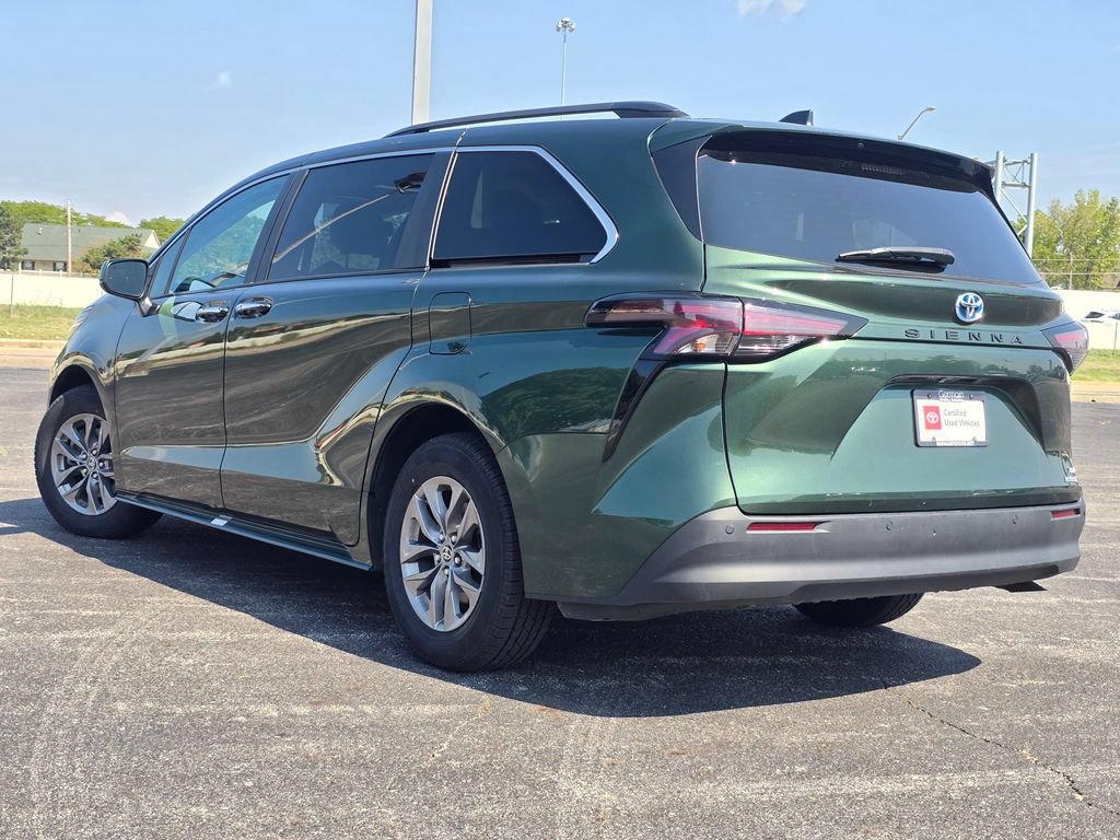 Certified 2024 Toyota Sienna XLE FWD image 14