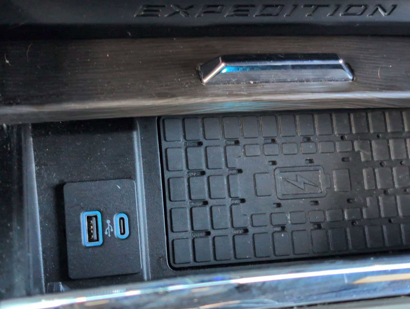 Used 2024 Ford Expedition Max Limited AWD/4WD image 30