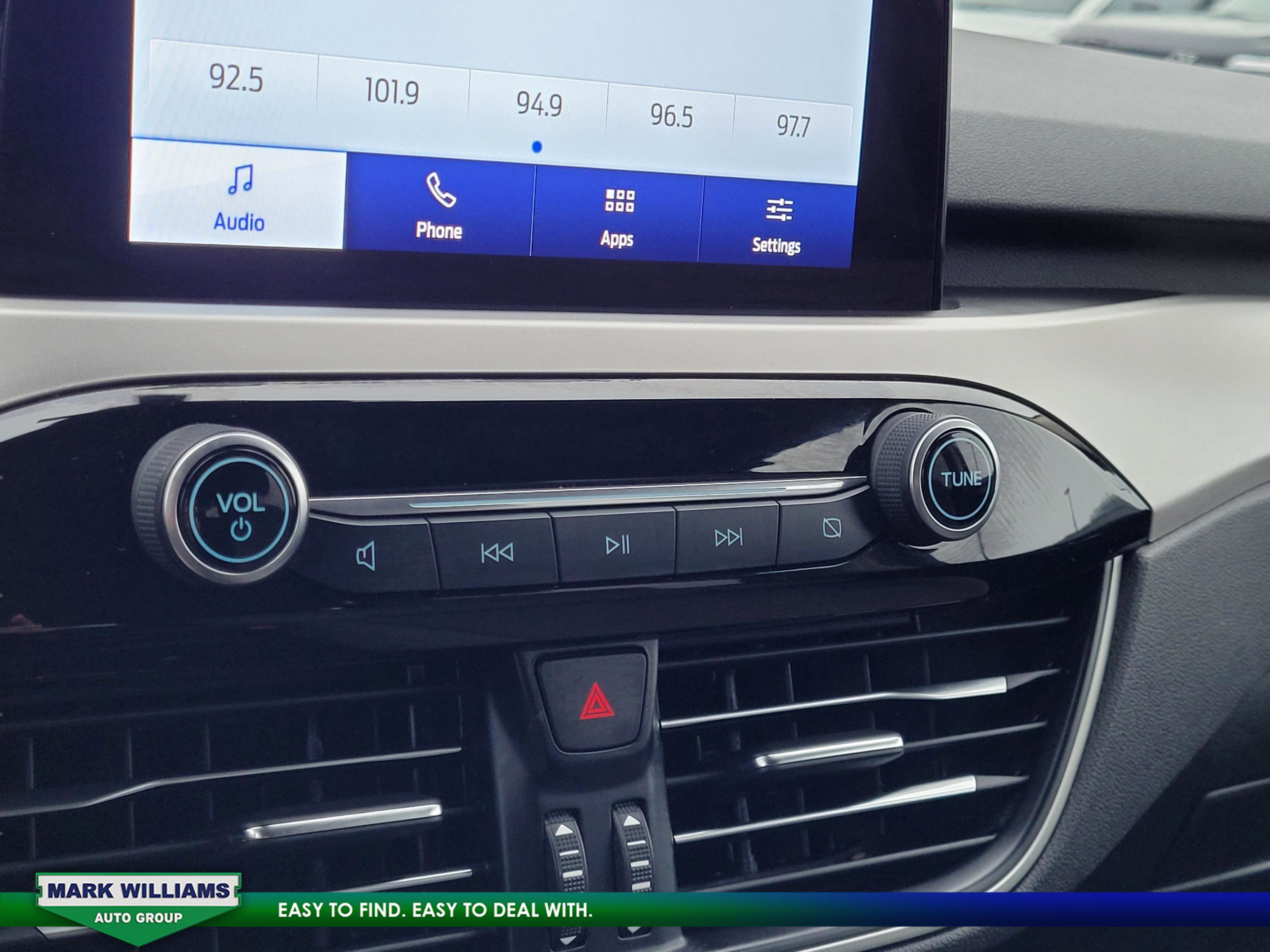 Certified 2020 Ford Escape SE image 24