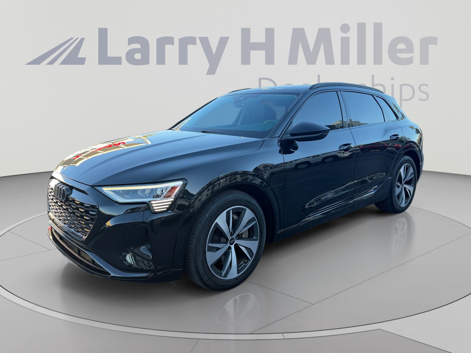 Used 2024 Audi Q8 e-tron Premium