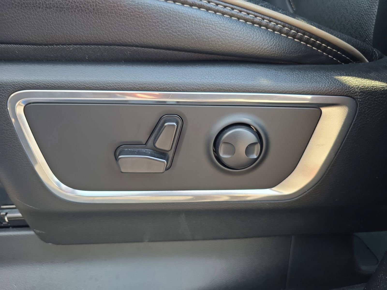 Used 2024 RAM 1500 Laramie image 15