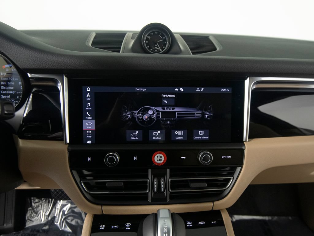 New 2026 Porsche Macan AWD/4WD image 25
