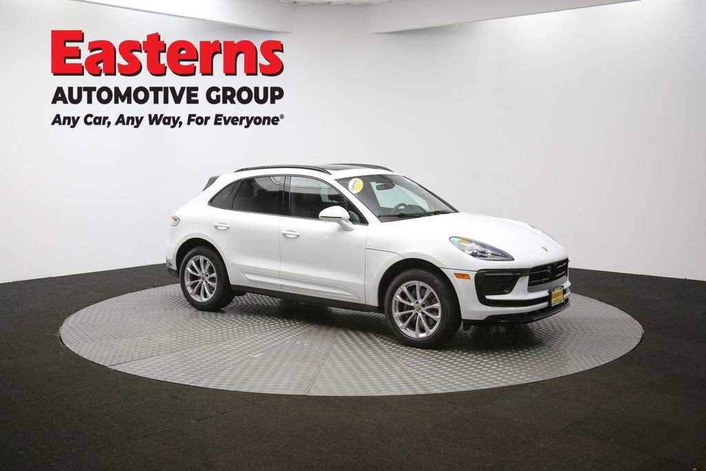 Used 2023 Porsche Macan T w/ Premium Package Plus image 50