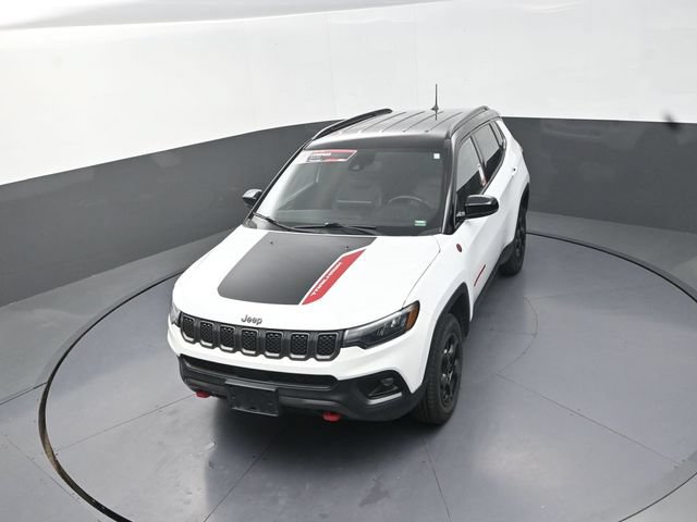 Used 2023 Jeep Compass Trailhawk w/ Trailhawk Convenience Group AWD/4WD image 13