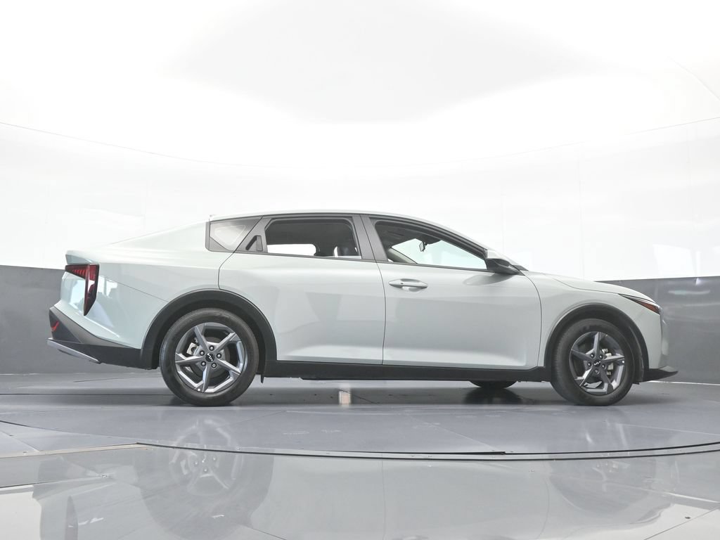 Used 2025 Kia K4 FWD image 58