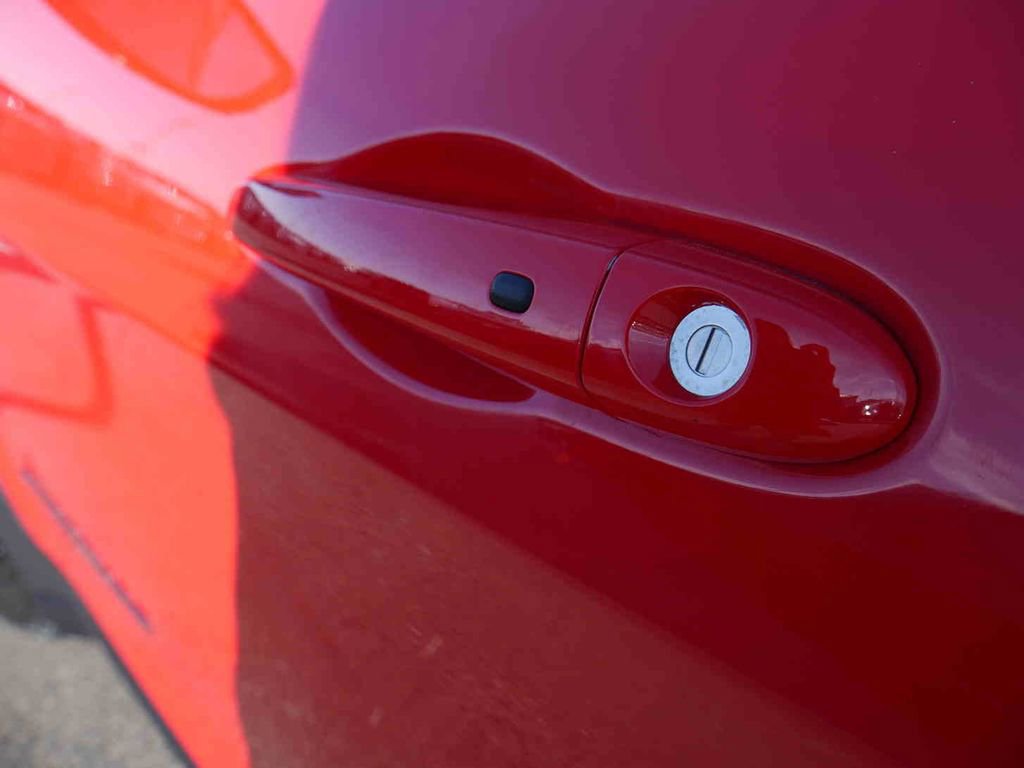 Used 2019 Jeep Cherokee Trailhawk image 11