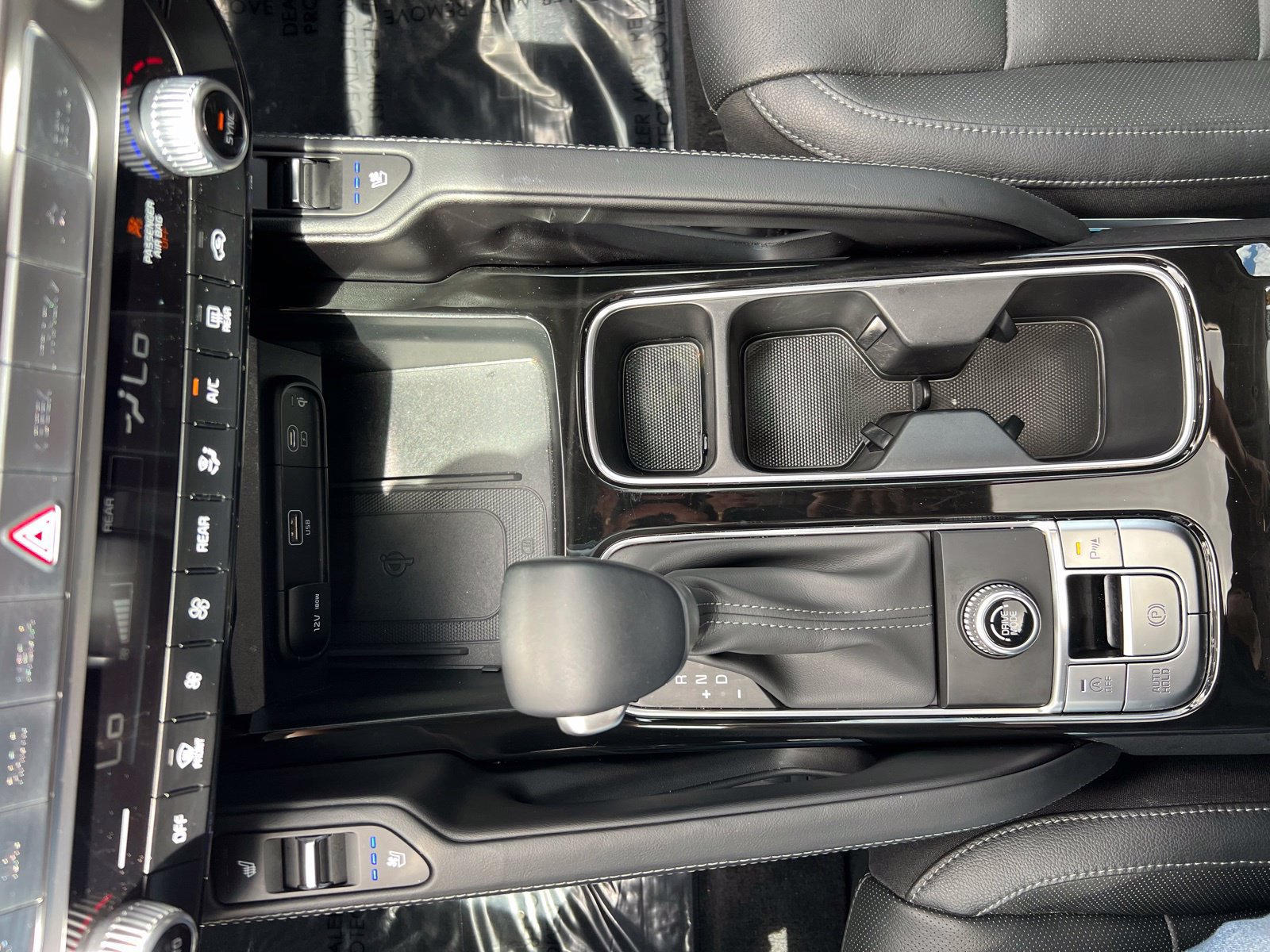 Used 2025 Kia Telluride EX w/ EX Captain's Chair Package FWD image 44