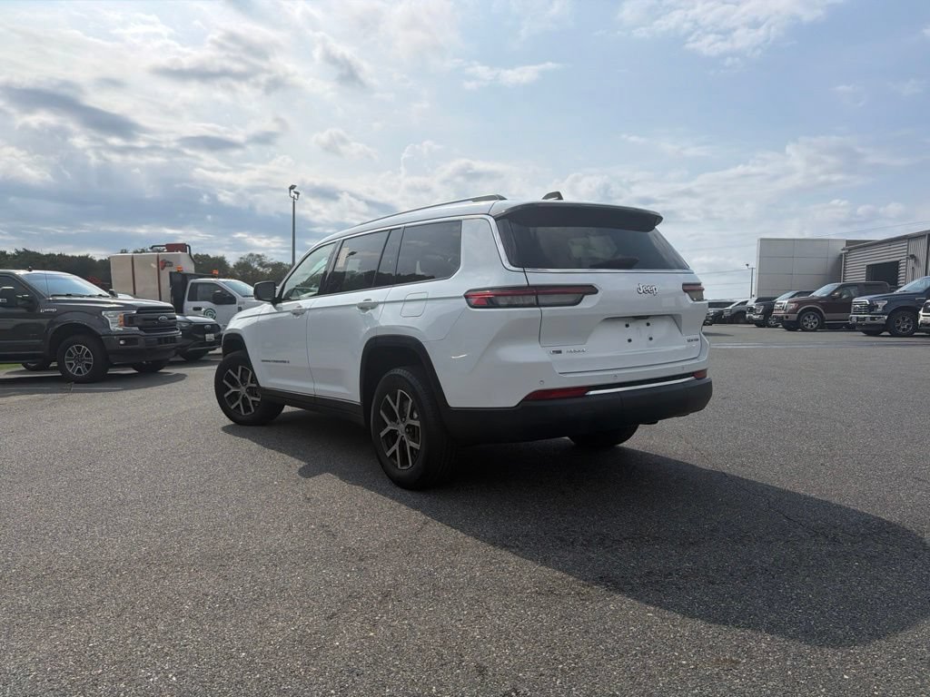 Used 2023 Jeep Grand Cherokee L Limited AWD/4WD image 5