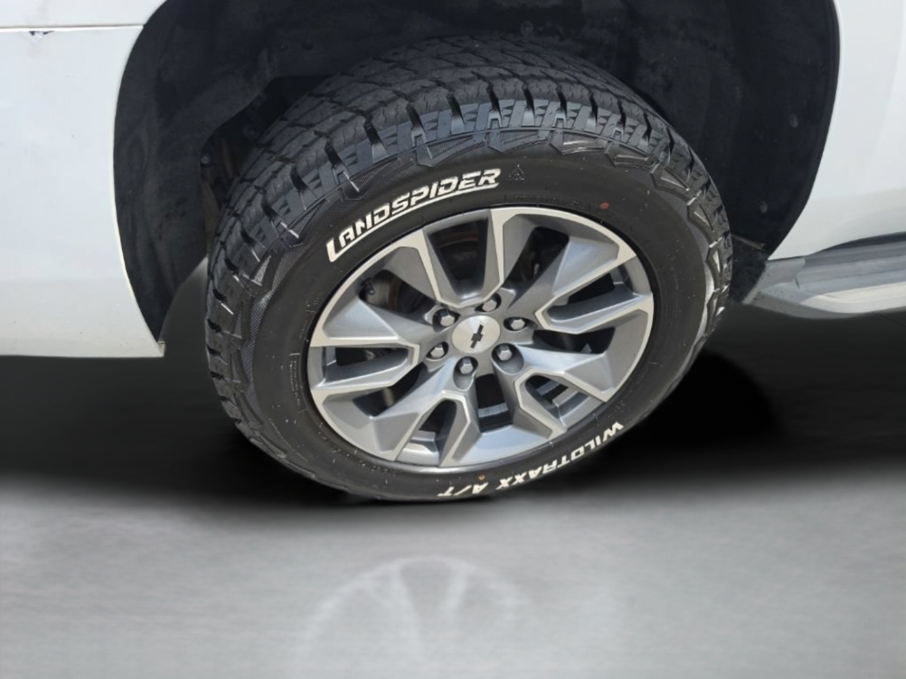 Used 2015 Chevrolet Tahoe LT RWD image 16