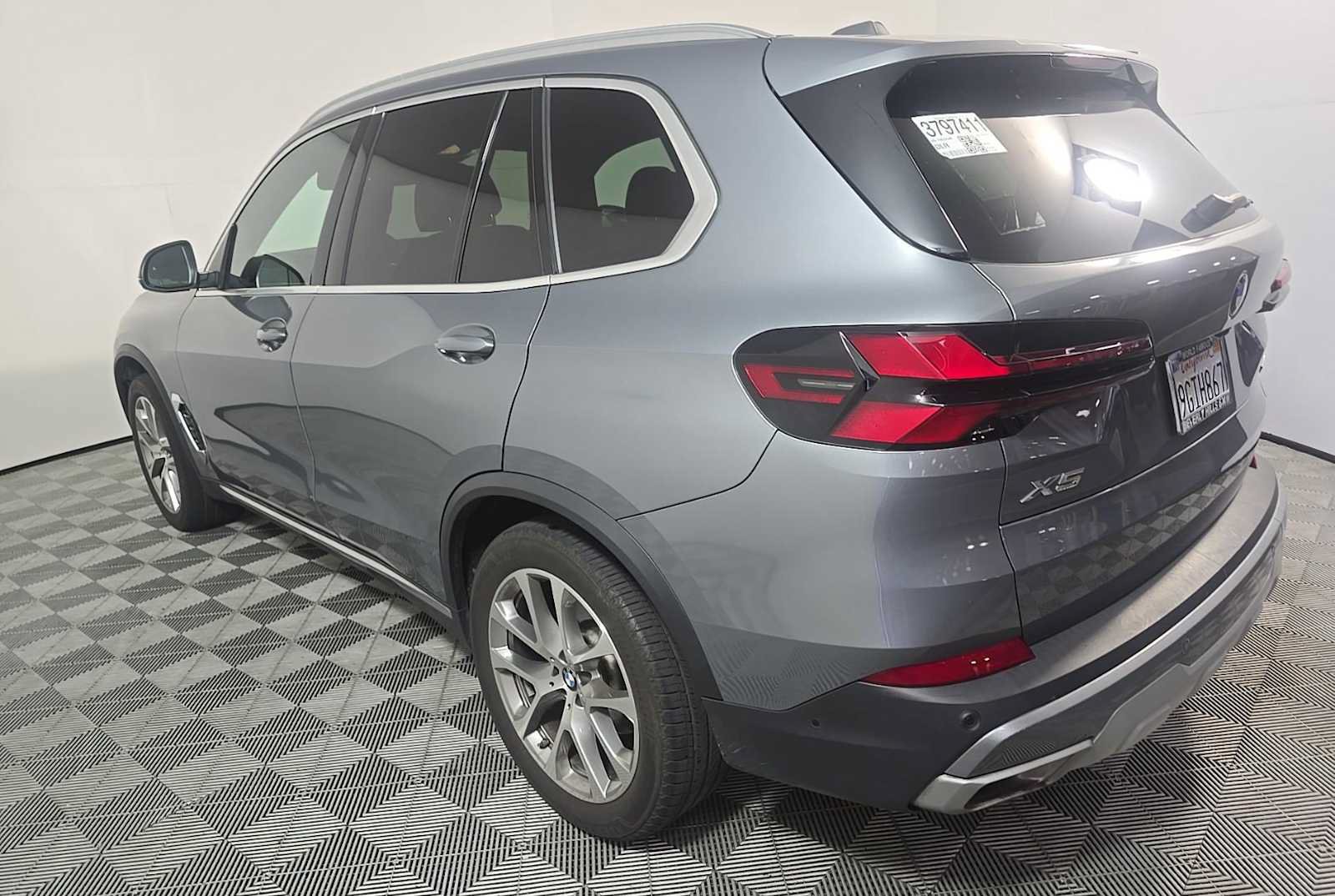Used 2024 BMW X5 xDrive40i w/ Premium Package AWD/4WD image 6