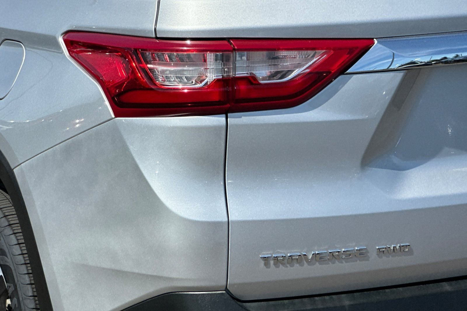 Used 2021 Chevrolet Traverse LT w/ LT Premium Package image 25