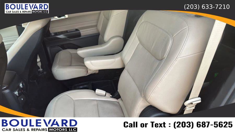 Used 2020 Ford Explorer Limited w/ Class III Trailer Tow Package image 34