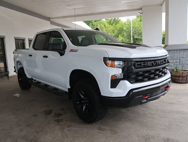 Used 2023 Chevrolet Silverado 1500 Custom Trail Boss AWD/4WD image 3