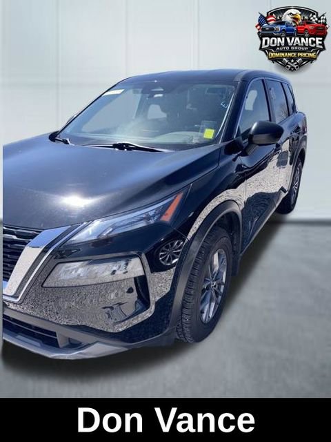 Used 2022 Nissan Rogue S image 1