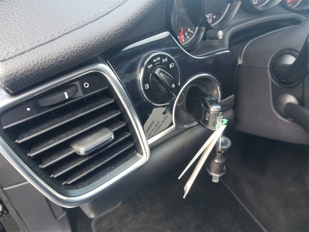 Used 2013 Porsche Panamera S image 37