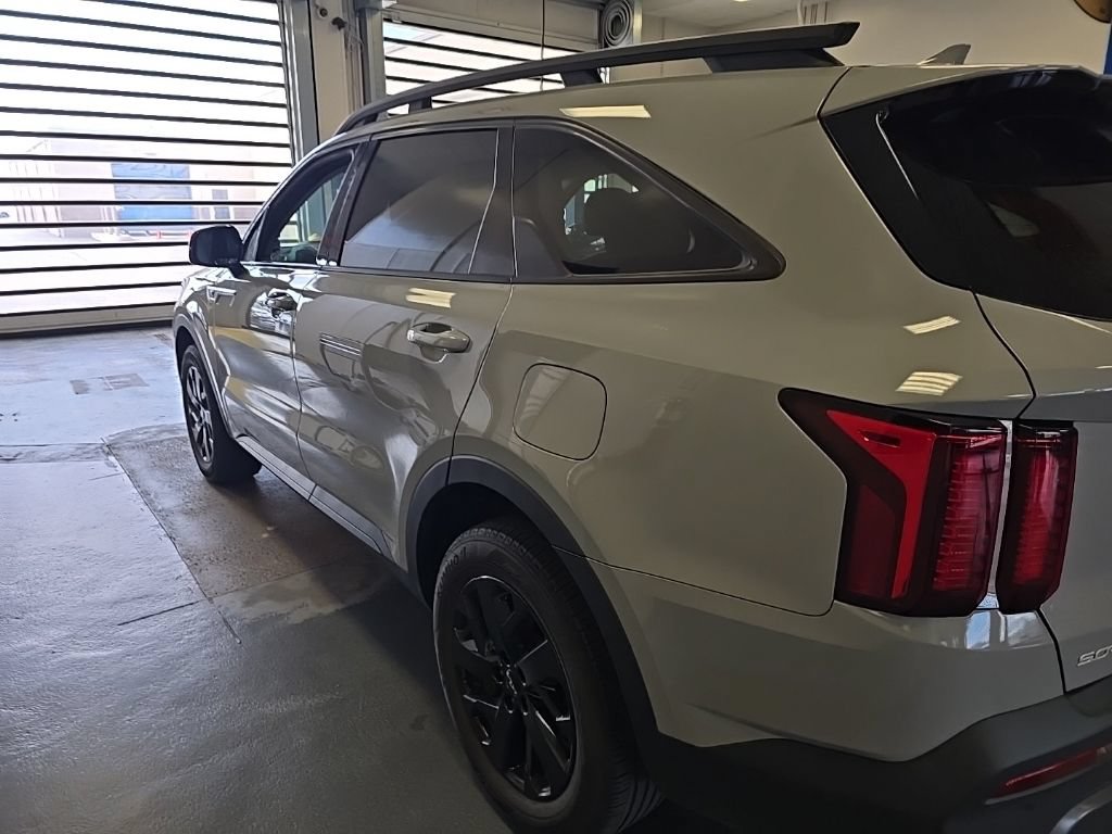 Used 2023 Kia Sorento S w/ Panoramic Sunroof Package AWD/4WD image 4