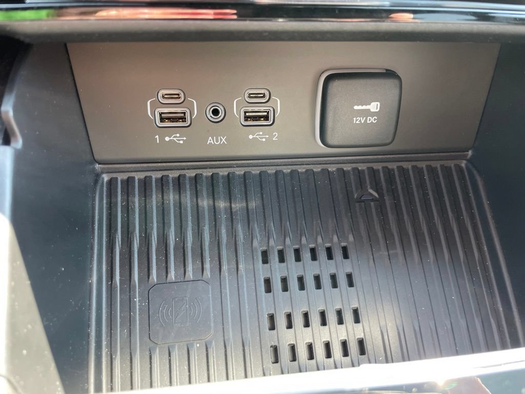 New 2026 Jeep Grand Cherokee Limited w/ Luxury Tech Group II RWD image 38