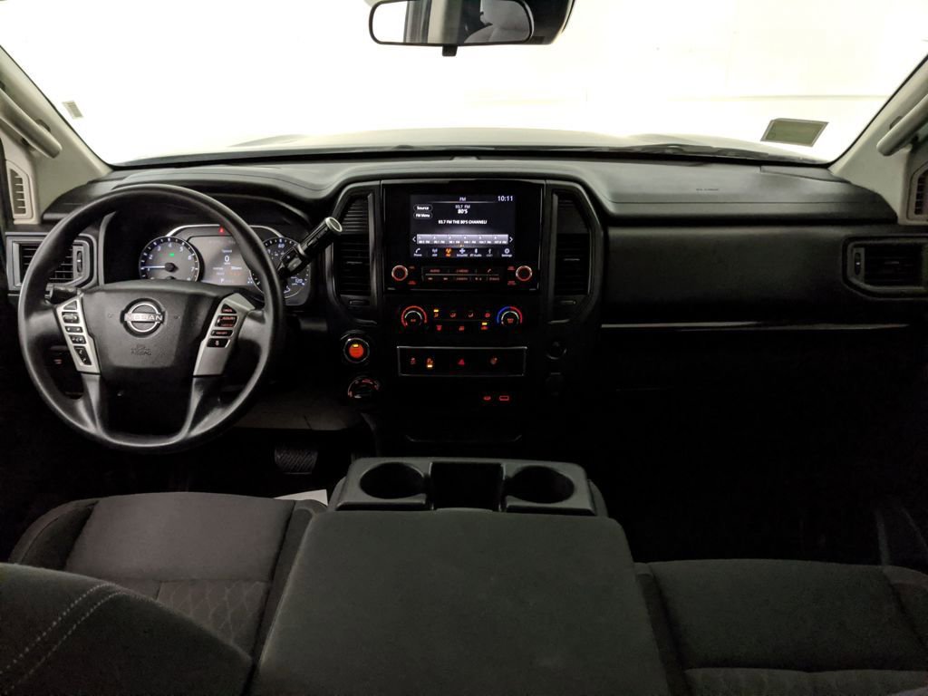 Used 2024 Nissan Titan SV image 8