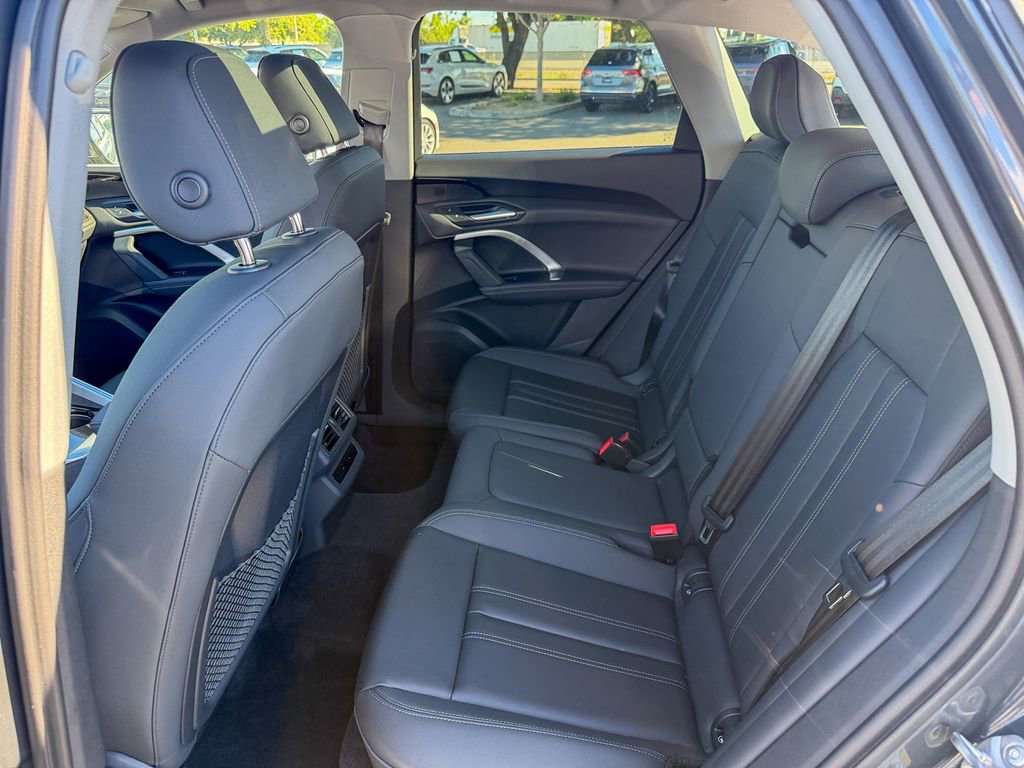 New 2025 Audi Q5 Premium image 23
