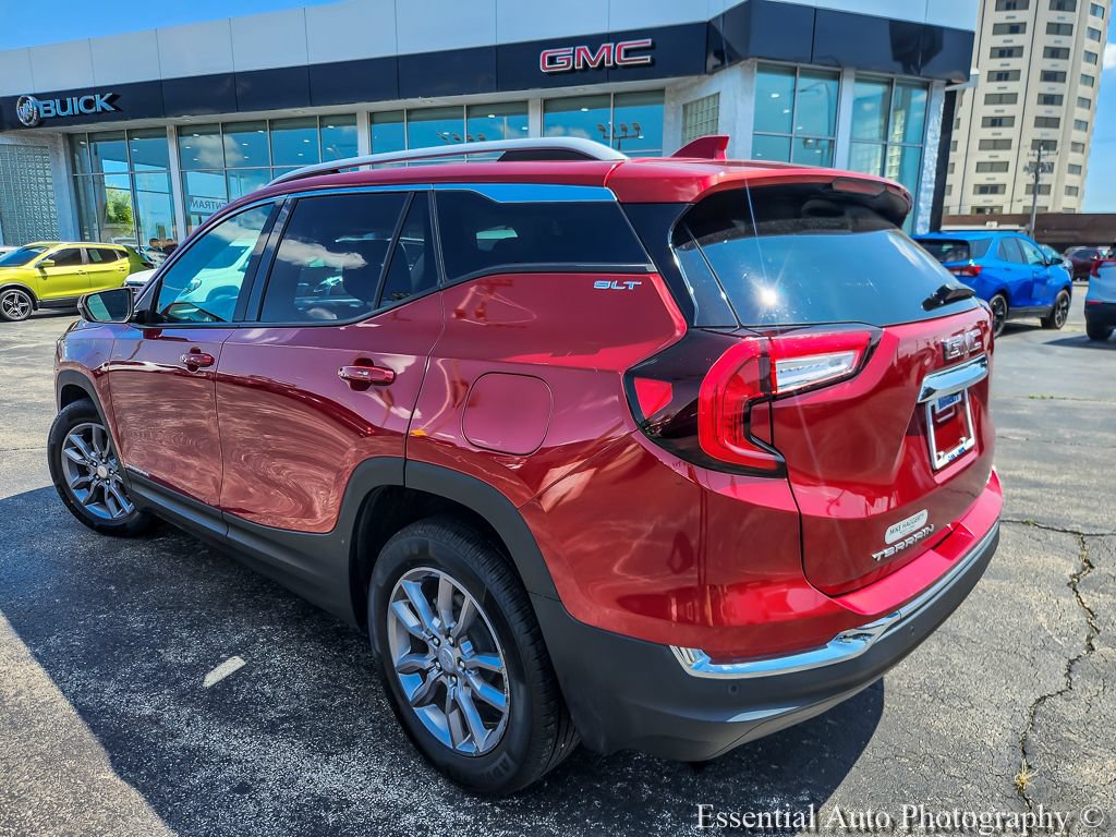 Used 2022 GMC Terrain SLT w/ Infotainment Package II FWD image 6