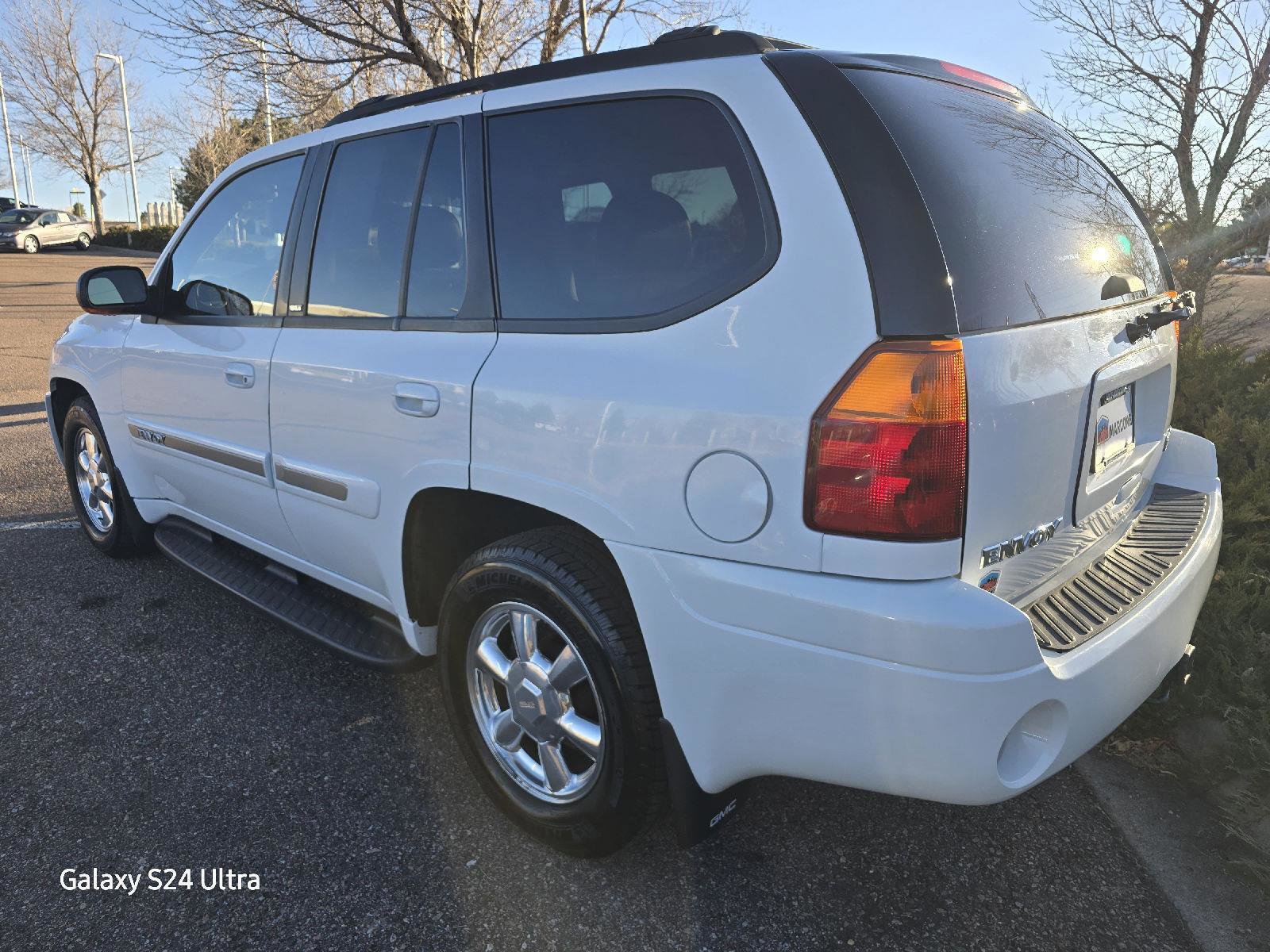 Used 2005 GMC Envoy SLT image 16