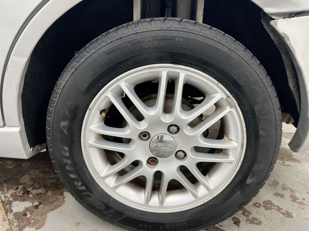 Used 2007 Ford Focus S FWD image 24