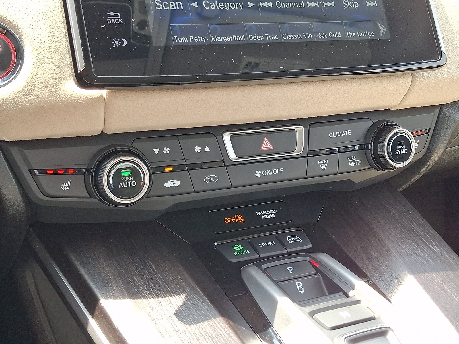 Used 2018 Honda Clarity Touring image 19