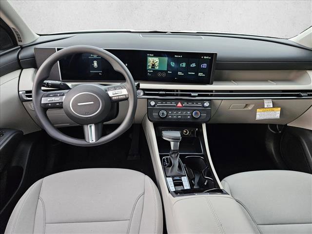 Certified 2025 Hyundai Tucson SE image 10