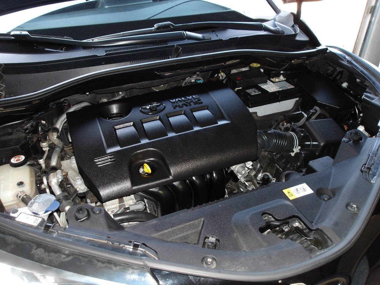 Used 2018 Toyota C-HR XLE FWD image 27