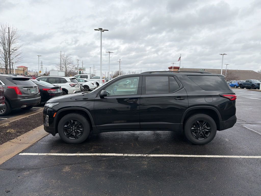 Used 2023 Chevrolet Traverse LS w/ Midnight/Sport Edition image 5