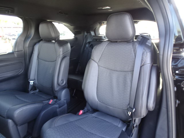 New 2026 Toyota Sienna Platinum AWD/4WD image 12