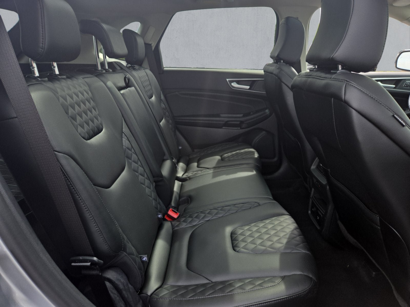 Used 2024 Ford Edge Titanium w/ Equipment Group 301A AWD/4WD image 24