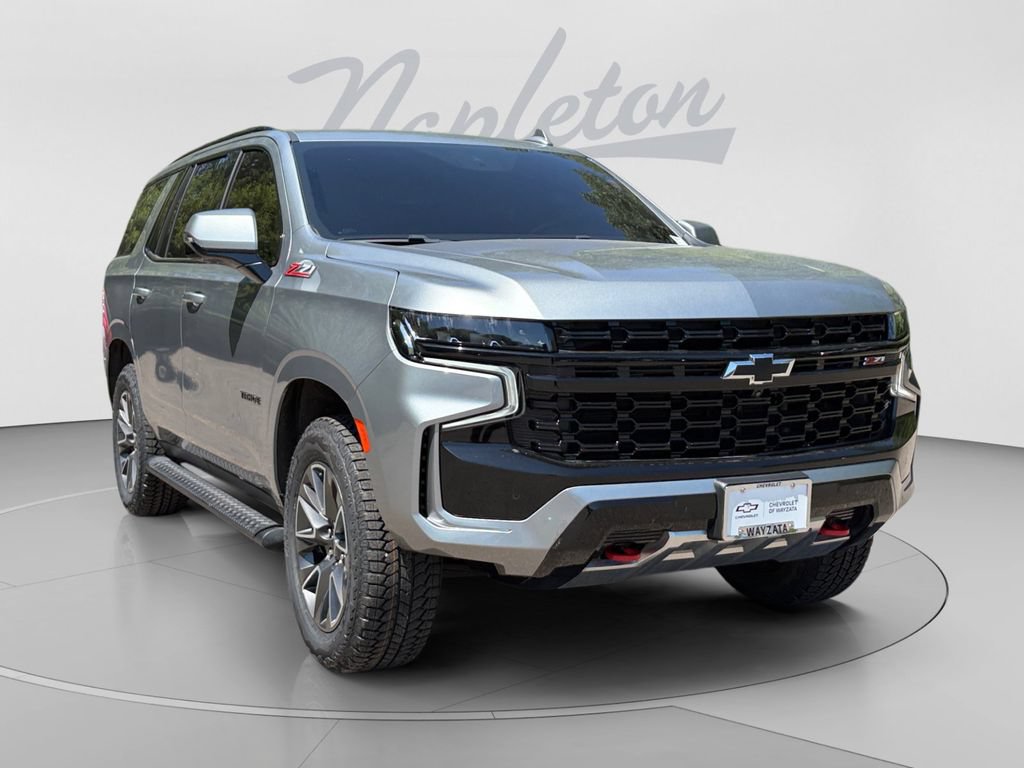 Used 2024 Chevrolet Tahoe Z71 w/ Luxury Package AWD/4WD image 3