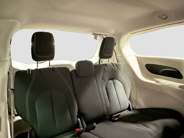 Used 2022 Chrysler Voyager LX image 27