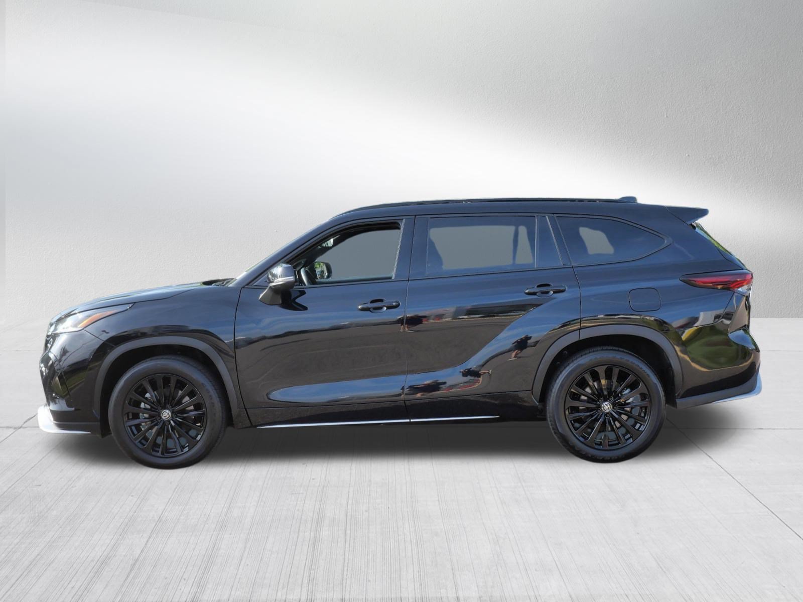 Certified 2025 Toyota Highlander XSE AWD/4WD image 5