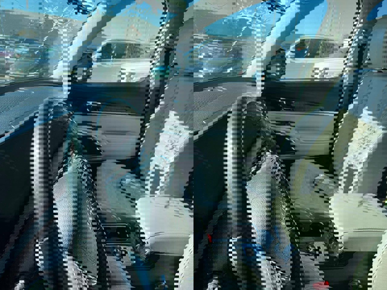 Used 2024 Kia Telluride SX Prestige w/ Towing Package image 13