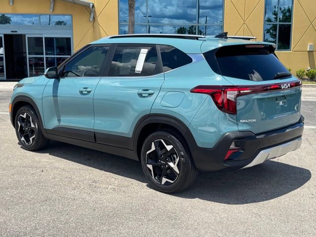 Certified 2024 Kia Seltos EX FWD image 2