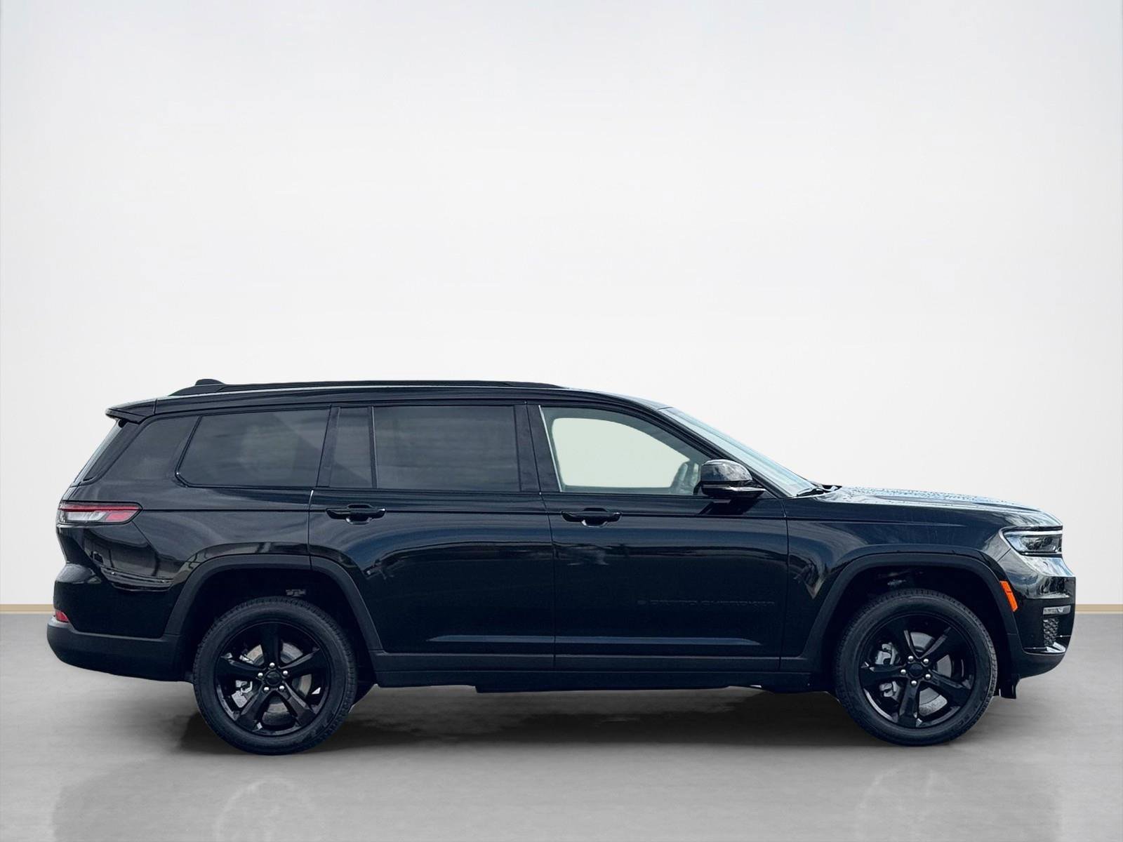 New 2025 Jeep Grand Cherokee L Limited w/ Black Appearance Package image 8