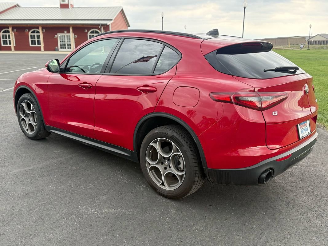 Used 2022 Alfa Romeo Stelvio Sprint image 7