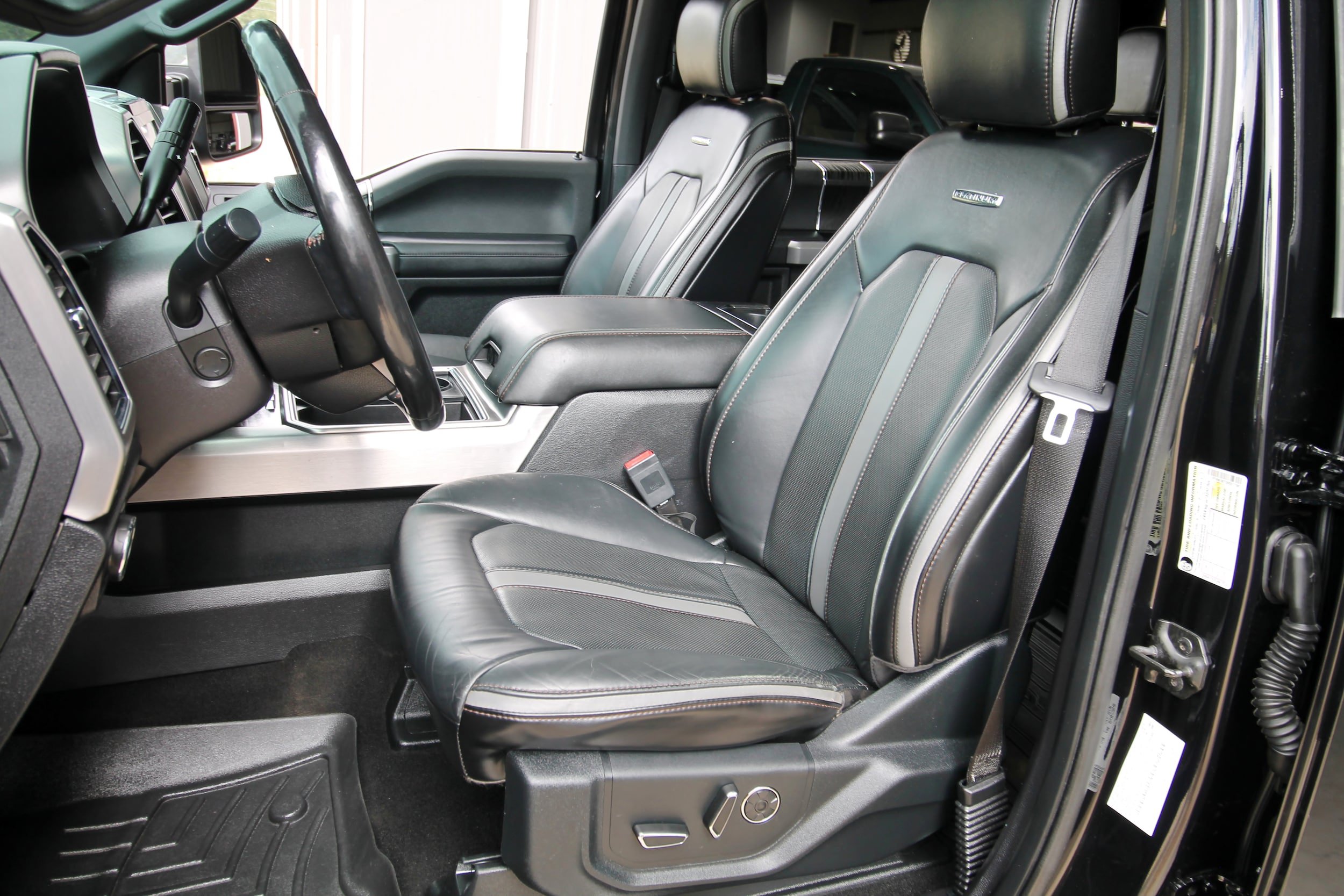 Used 2019 Ford F350 Platinum w/ Platinum Ultimate Package AWD/4WD image 26