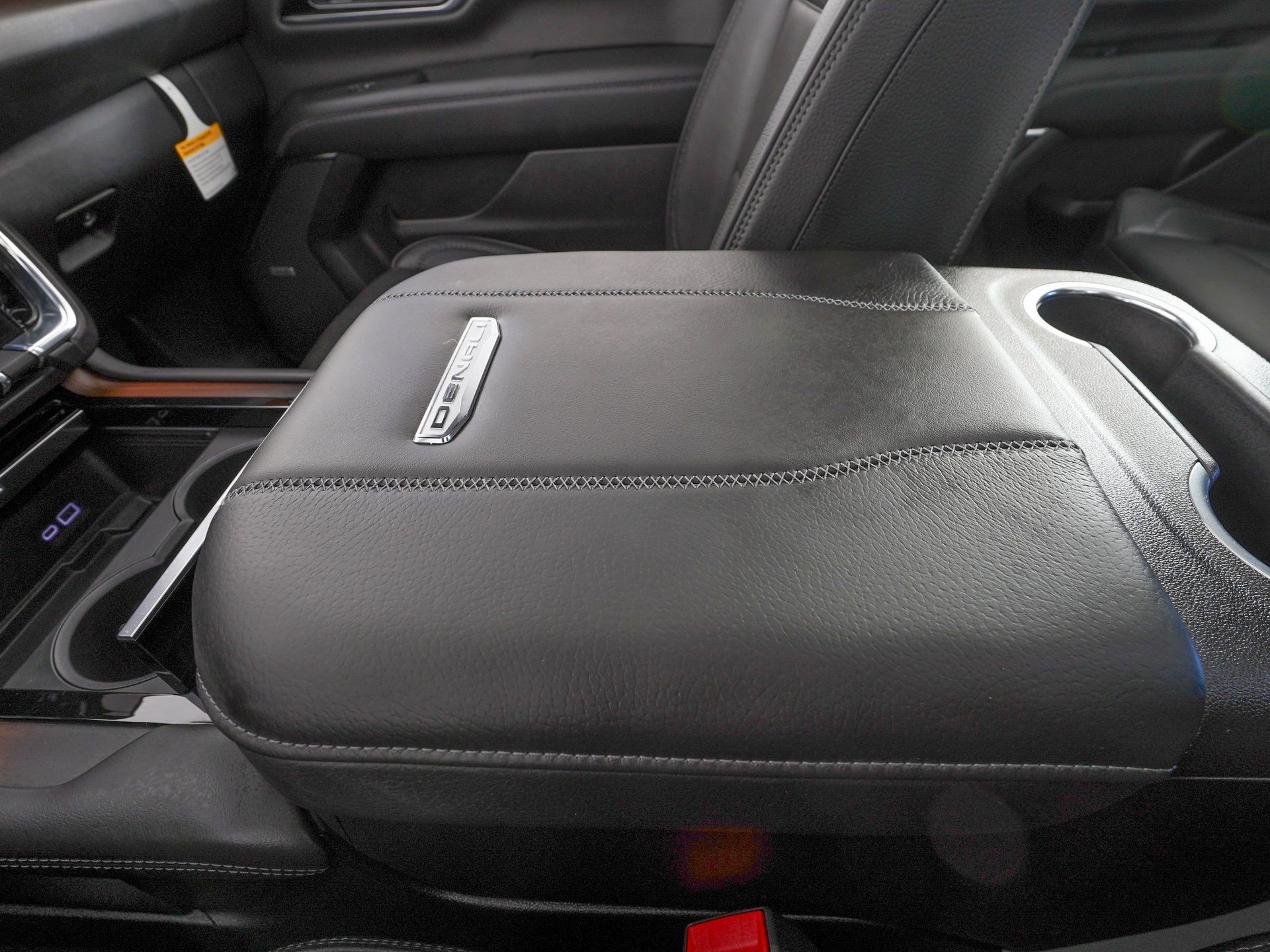 Used 2026 GMC Yukon Denali w/ Advanced Technology Package image 31