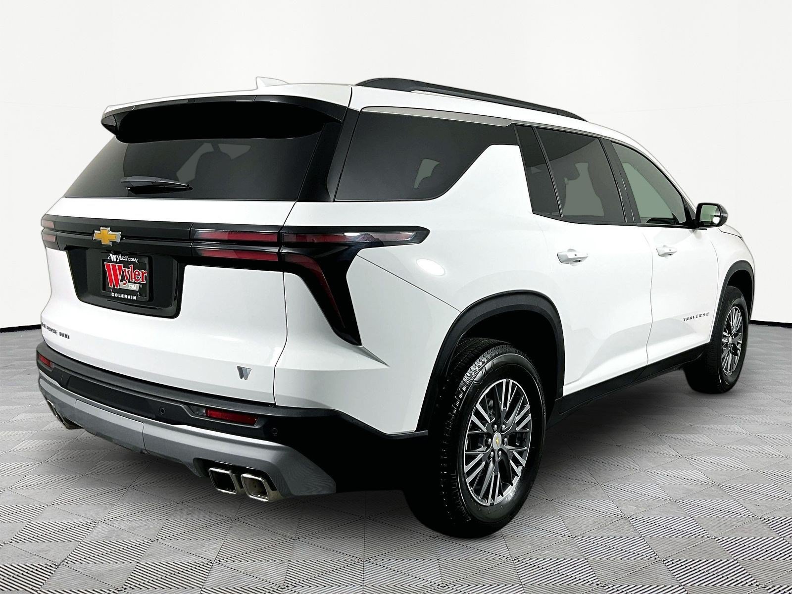 Used 2026 Chevrolet Traverse LT AWD/4WD image 6