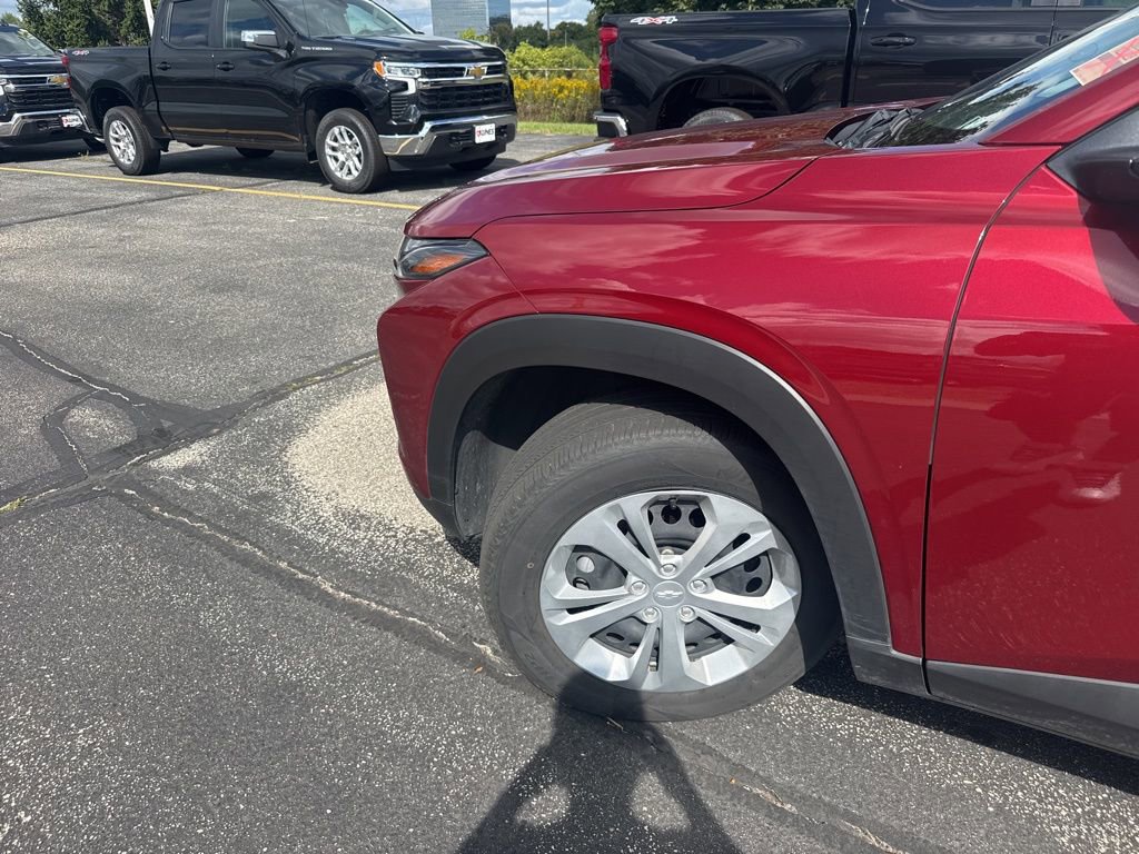 Used 2025 Chevrolet Trax LS image 4