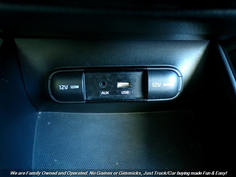 Used 2018 Kia Soul FWD image 36
