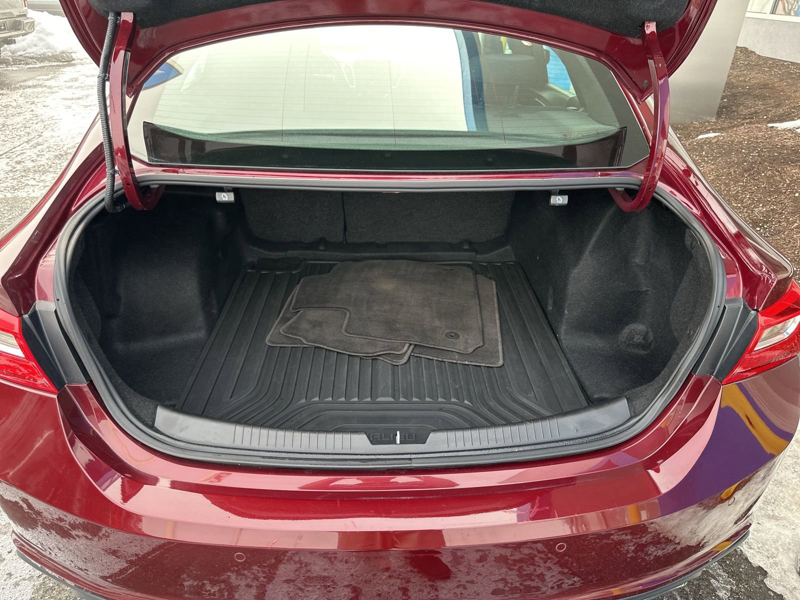 Used 2016 Chevrolet Malibu LT FWD image 9