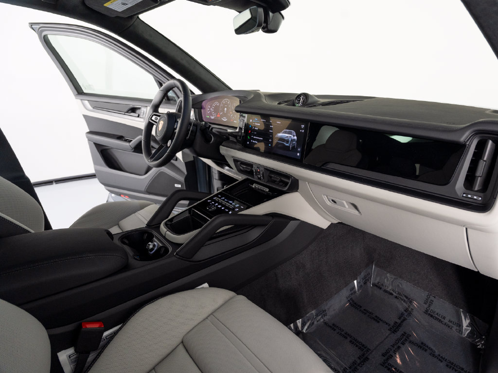 New 2026 Porsche Cayenne GTS AWD/4WD image 29