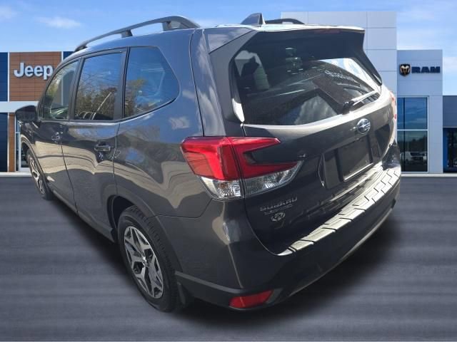 Used 2023 Subaru Forester Premium AWD/4WD image 5