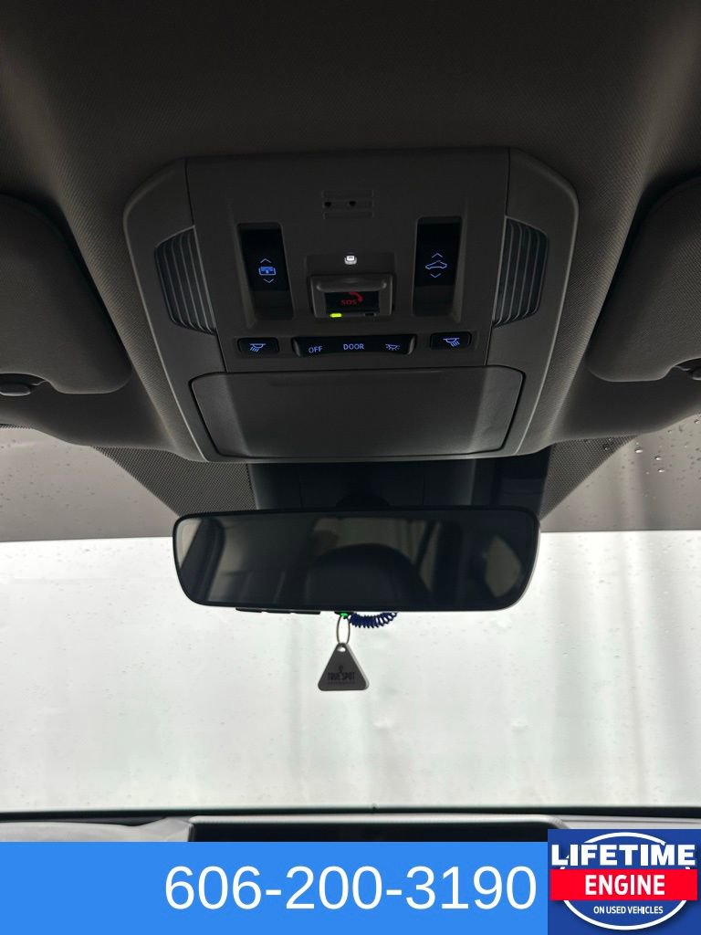 Used 2022 Toyota Highlander Platinum image 18