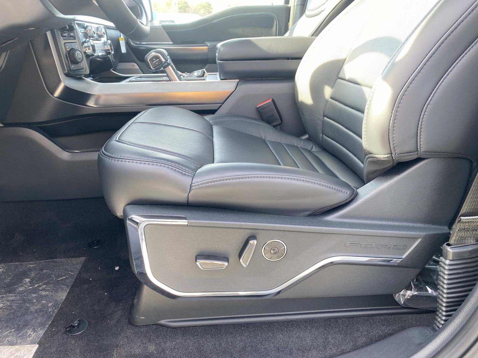 New 2025 Ford F150 Platinum w/ FX4 Off-Road Package image 16