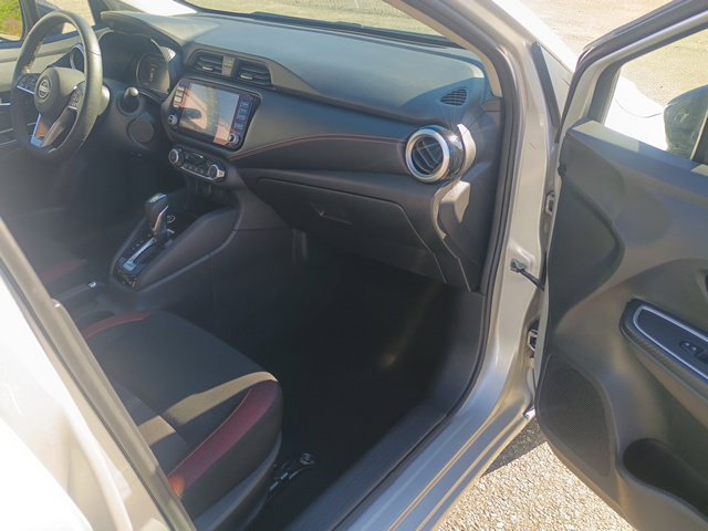 Used 2024 Nissan Versa SR FWD image 13